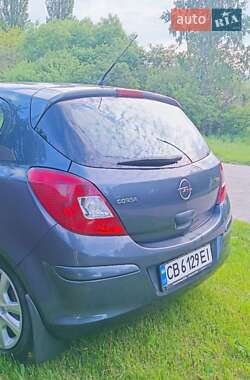 Хэтчбек Opel Corsa 2007 в 
