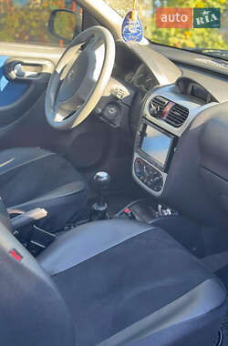 Хетчбек Opel Corsa 2003 в 