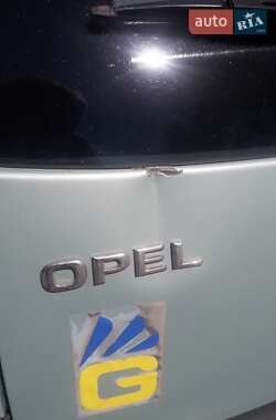 Хэтчбек Opel Corsa 2002 в 