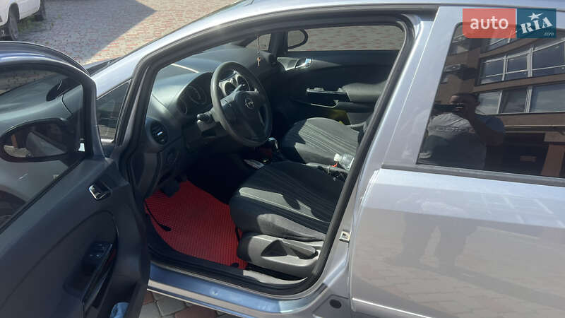 Хэтчбек Opel Corsa 2007 в Ивано-Франковске
