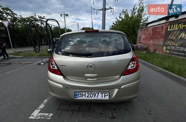 Хэтчбек Opel Corsa 2007 в 