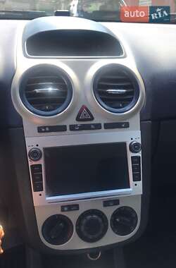 Хетчбек Opel Corsa 2007 в 