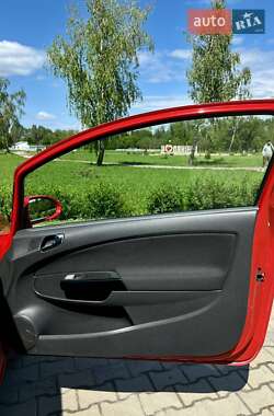Хэтчбек Opel Corsa 2006 в 