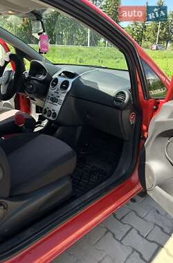 Хэтчбек Opel Corsa 2006 в 