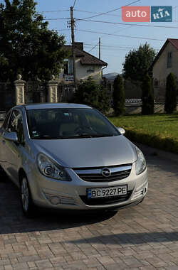 Хэтчбек Opel Corsa 2008 в Львове