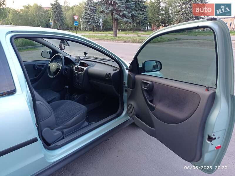 Хетчбек Opel Corsa 2001 в Миргороді
