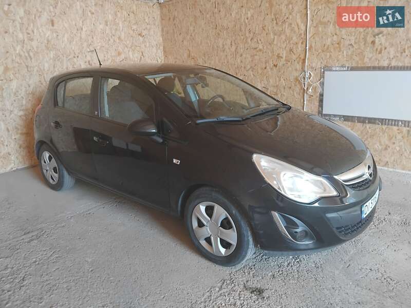 Хетчбек Opel Corsa 2013 в Ізмаїлі