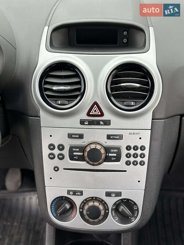 Хетчбек Opel Corsa 2011 в Ірпені