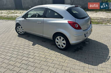 Хэтчбек Opel Corsa 2013 в 