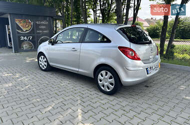 Хэтчбек Opel Corsa 2013 в 