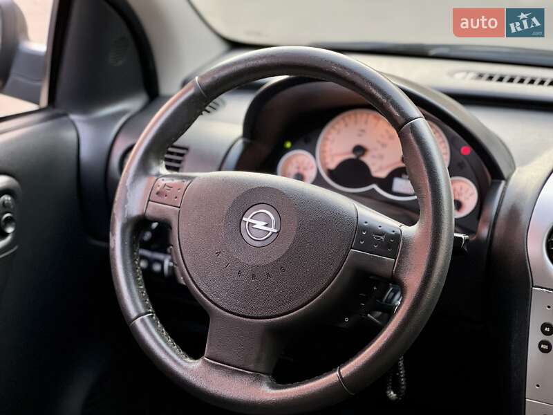 Хетчбек Opel Corsa 2005 в Луцьку