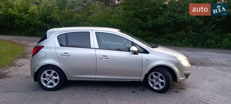 Хэтчбек Opel Corsa 2009 в Ковеле