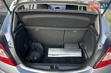 Хэтчбек Opel Corsa 2012 в 