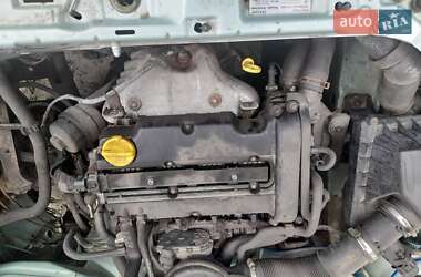 Хэтчбек Opel Corsa 2001 в 