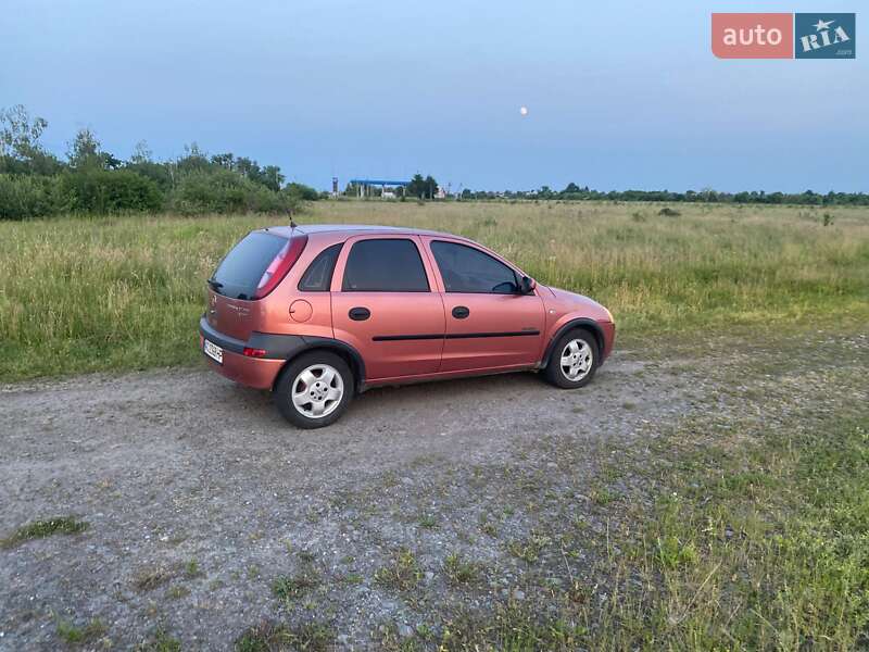 Хэтчбек Opel Corsa 2001 в Ужгороде