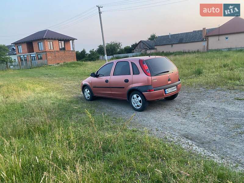Хэтчбек Opel Corsa 2001 в Ужгороде