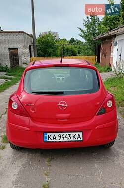 Хэтчбек Opel Corsa 2006 в 