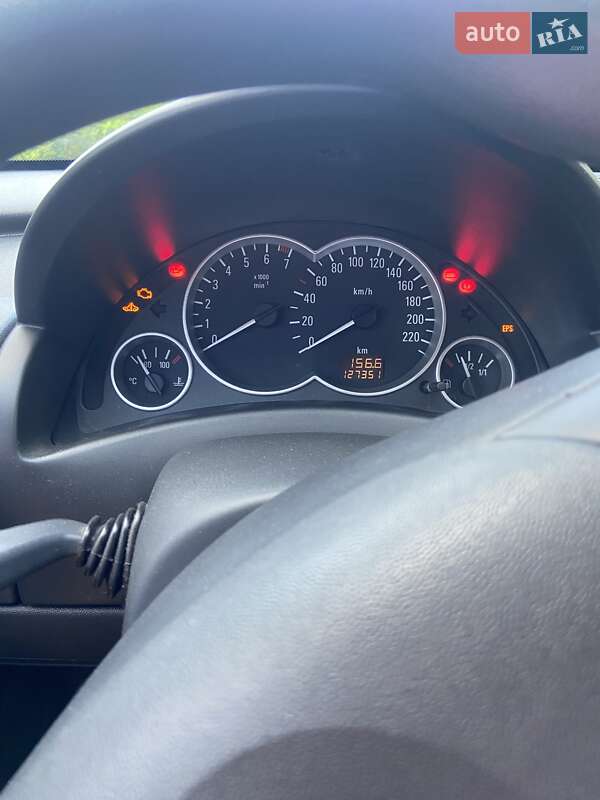 Хэтчбек Opel Corsa 2003 в Желтых Водах