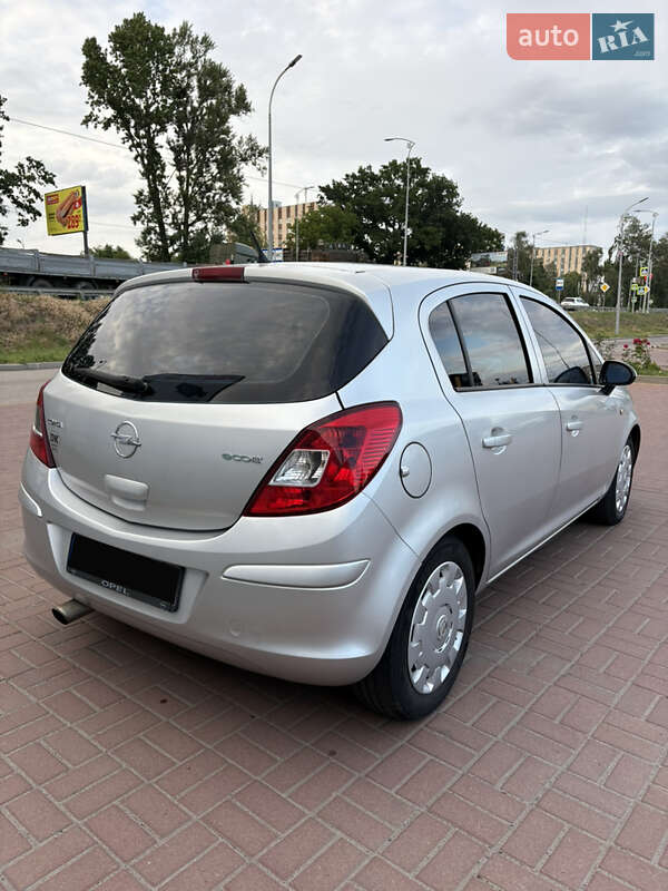 Хэтчбек Opel Corsa 2009 в Полтаве