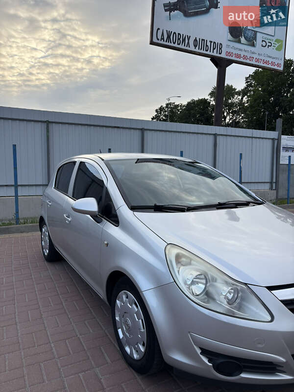 Хэтчбек Opel Corsa 2009 в Полтаве