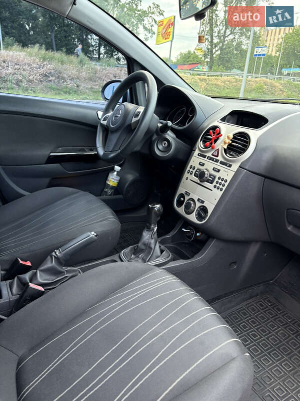 Хэтчбек Opel Corsa 2009 в Полтаве