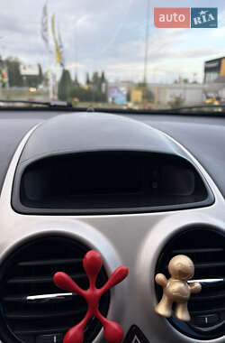 Хэтчбек Opel Corsa 2009 в 