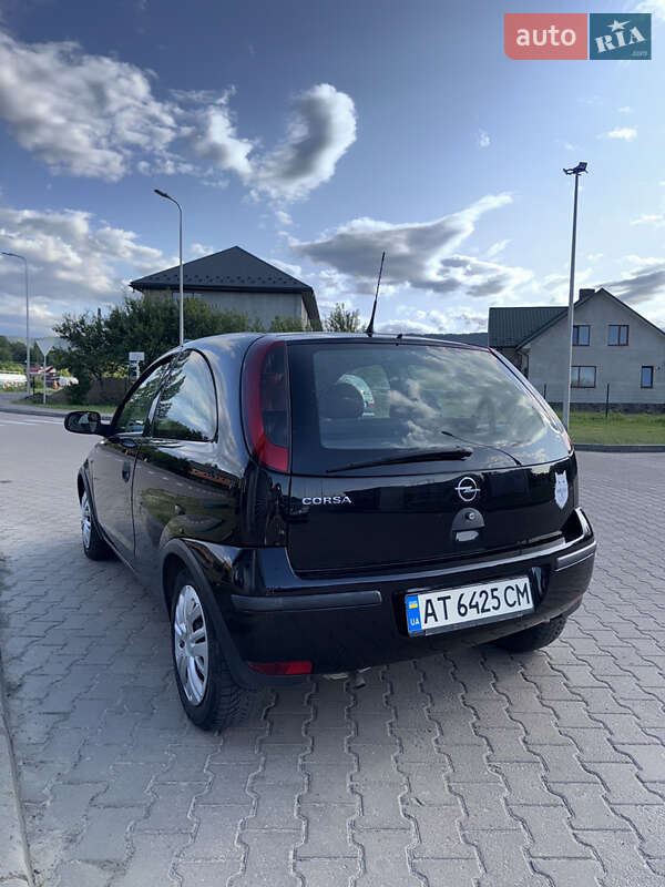 Хэтчбек Opel Corsa 2004 в Косове
