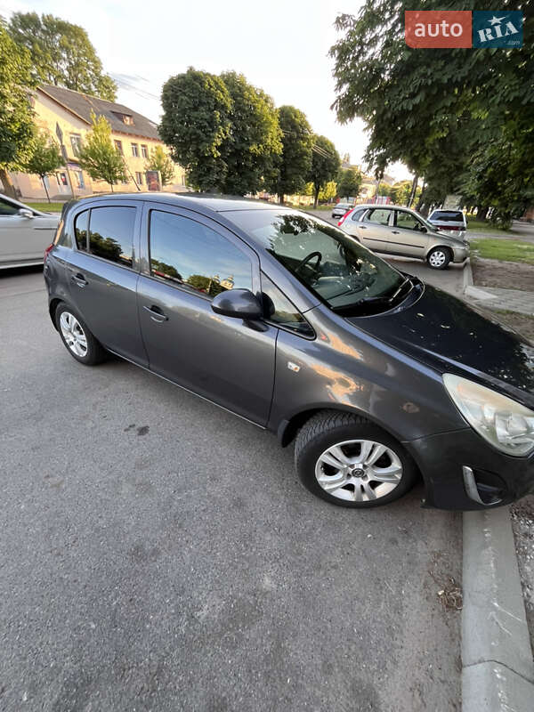 Хэтчбек Opel Corsa 2011 в Фастове