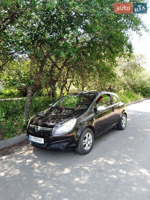 Хэтчбек Opel Corsa 2011 в Полтаве