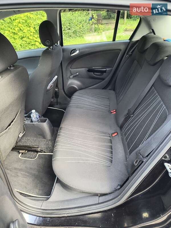 Хэтчбек Opel Corsa 2009 в Чернигове