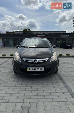 Хэтчбек Opel Corsa 2013 в Ужгороде