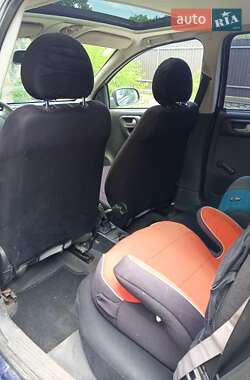 Хэтчбек Opel Corsa 2004 в 