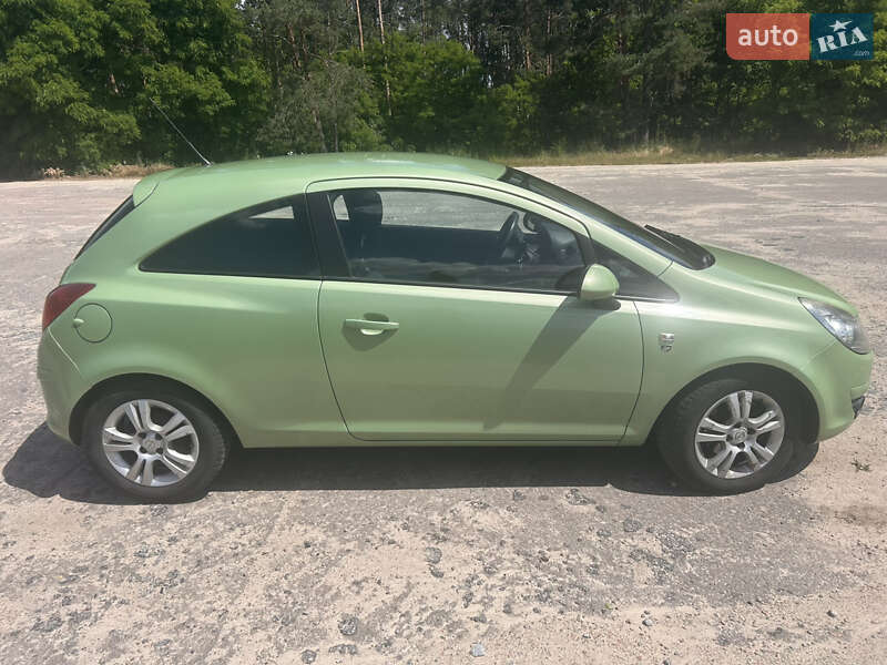 Хэтчбек Opel Corsa 2010 в Житомире фото 3 Хэтчбек Opel Corsa 2010 в Житомире