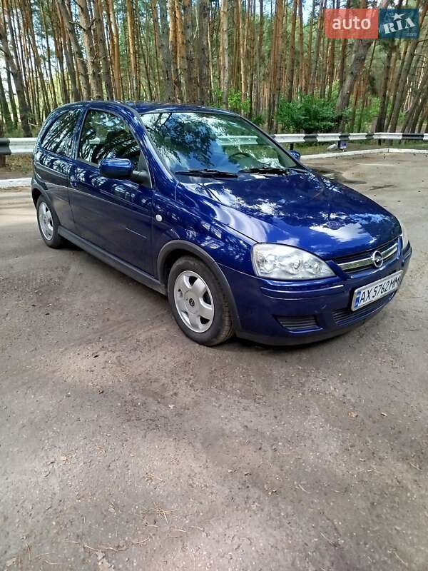 Хетчбек Opel Corsa 2006 в Краснограді