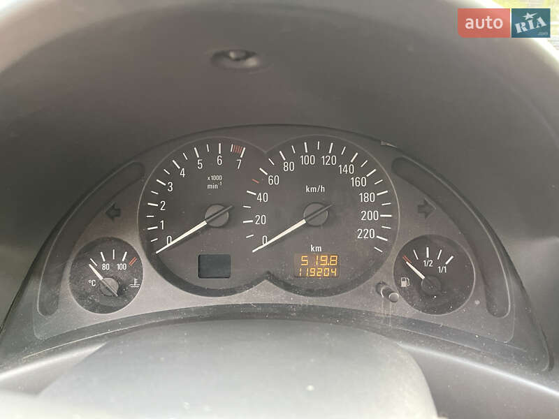 Хэтчбек Opel Corsa 2003 в Броварах