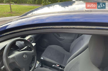 Хэтчбек Opel Corsa 2003 в 
