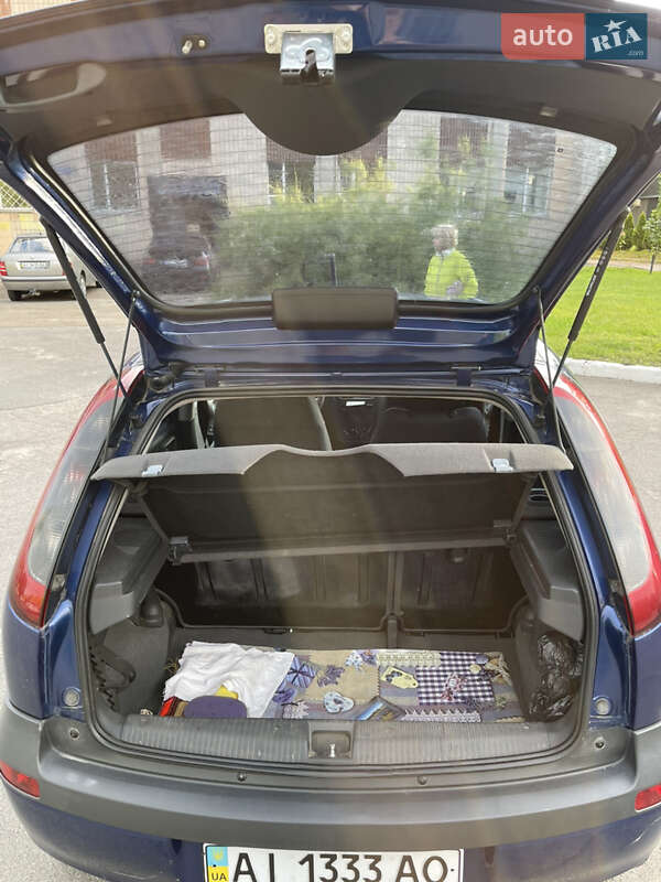 Хэтчбек Opel Corsa 2003 в Броварах