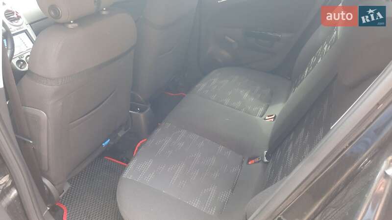Хэтчбек Opel Corsa 2012 в Чернигове