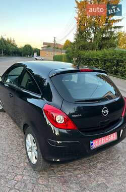 Хэтчбек Opel Corsa 2014 в 