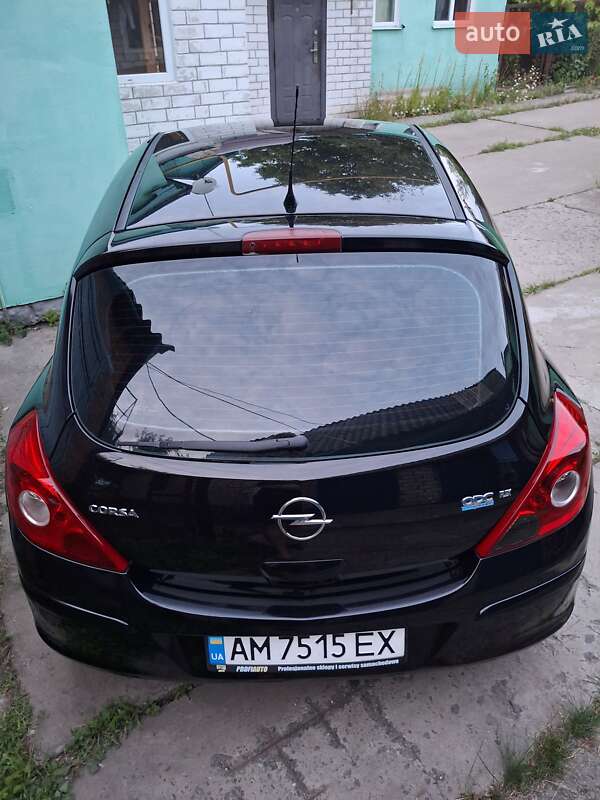 Хэтчбек Opel Corsa 2009 в Коростене