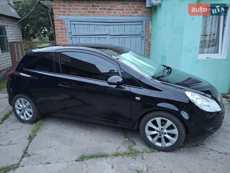 Хэтчбек Opel Corsa 2009 в Коростене