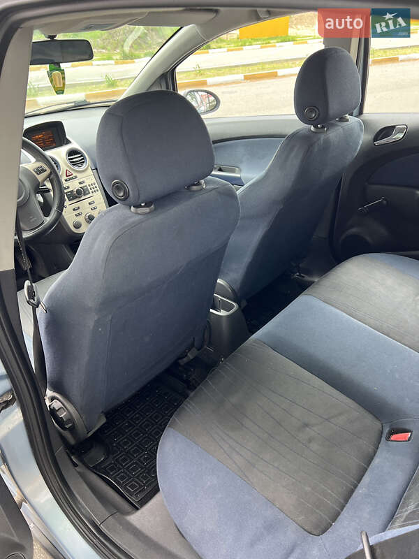 Хэтчбек Opel Corsa 2007 в Киеве