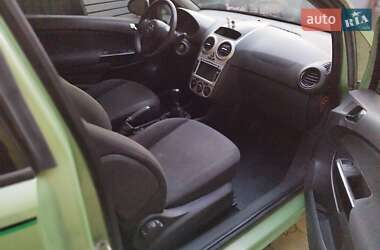 Хэтчбек Opel Corsa 2009 в 