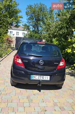 Хэтчбек Opel Corsa 2011 в 