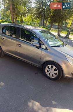 Хэтчбек Opel Corsa 2011 в 
