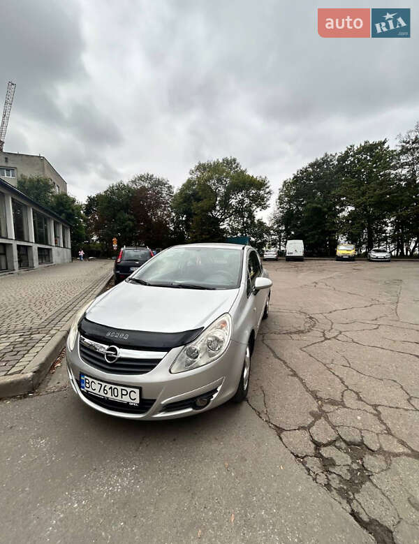 Хэтчбек Opel Corsa 2006 в Львове