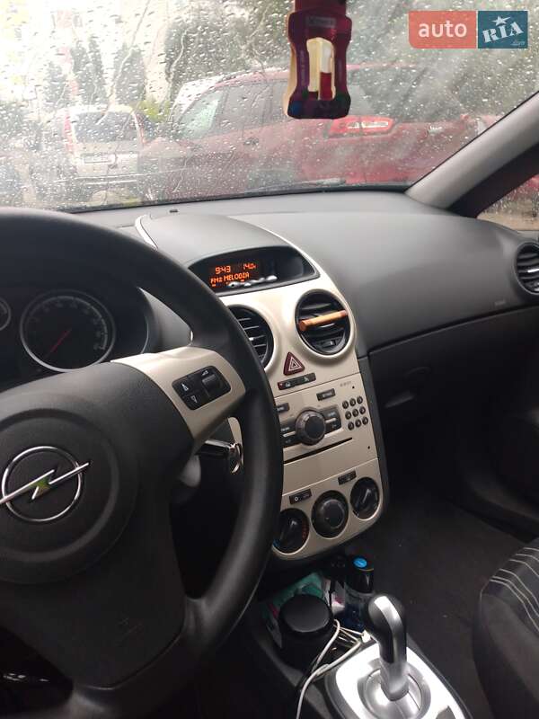Хэтчбек Opel Corsa 2006 в Львове