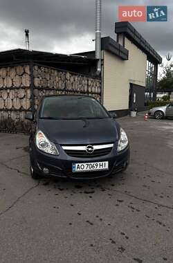 Хэтчбек Opel Corsa 2008 в 