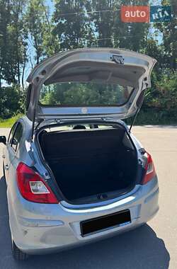 Хэтчбек Opel Corsa 2009 в 