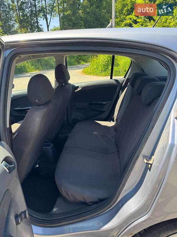 Хэтчбек Opel Corsa 2009 в Львове